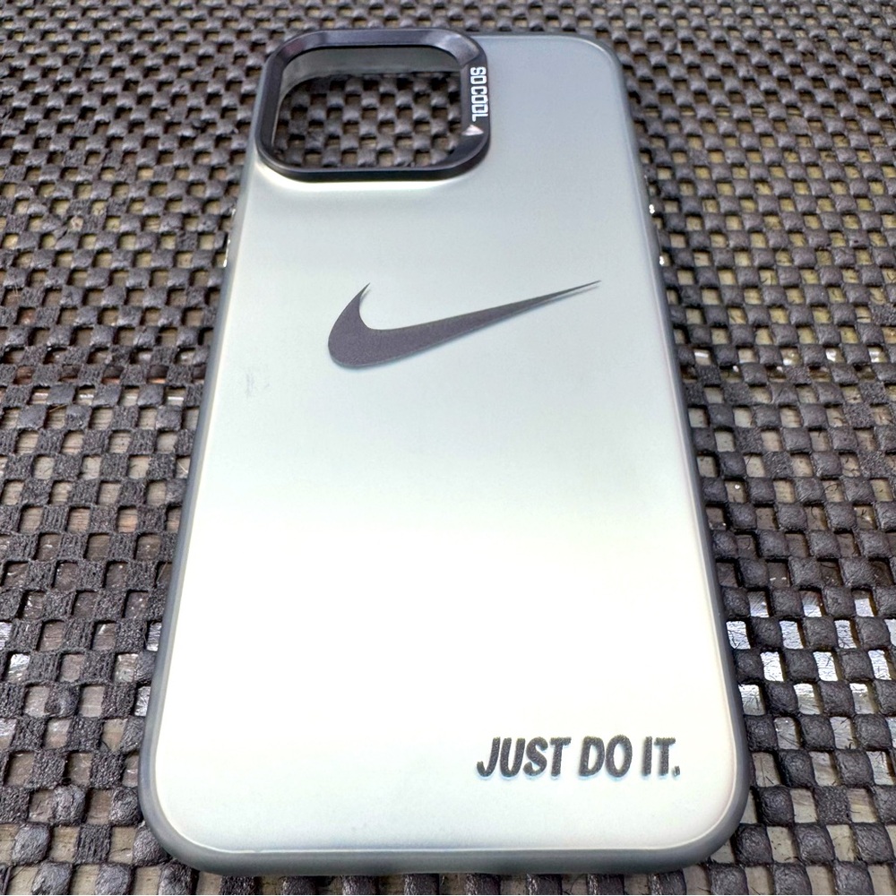 iPhone 15 Pro max Silver iPhone Case (🪙)